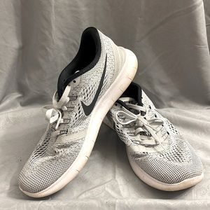 Nike Womens running sneakers